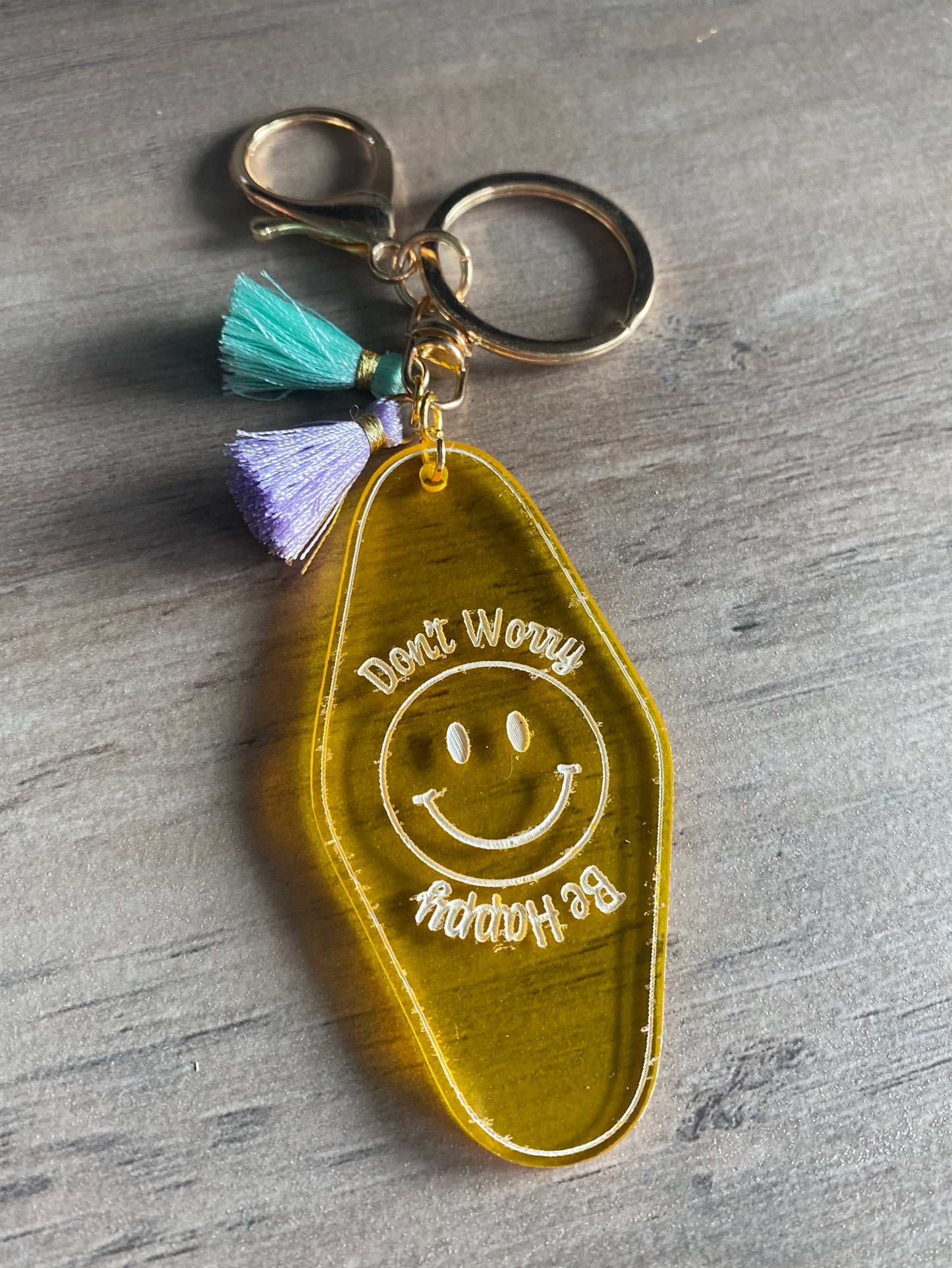 Don't Worry, Be Happy - Vintage Style Acrylic Keychain